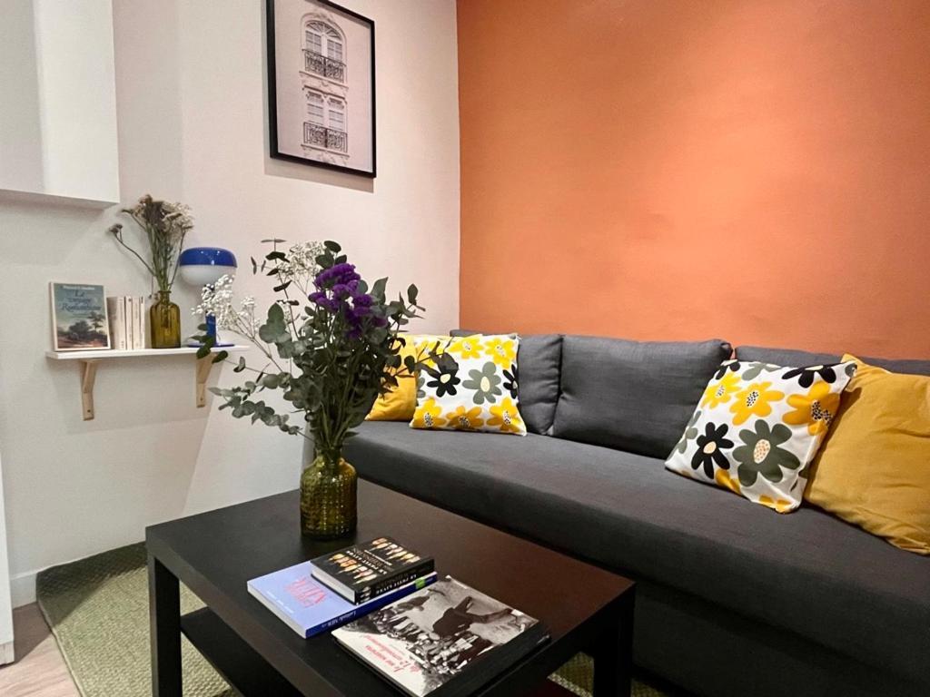 Fully Equipped At 3 Mins From Metro Appartement