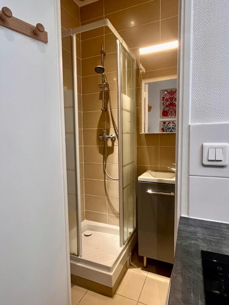 Appartement Fully Equipped At 3 Mins From Metro Parijs